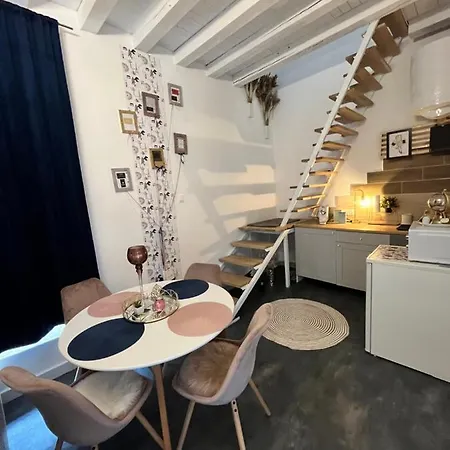 Apartment Selfie Apartman